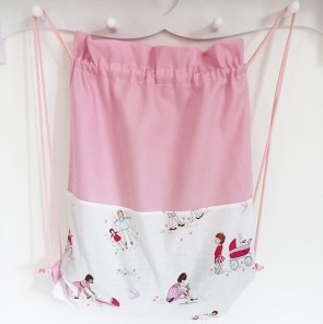 sacca-asilo-bimba-con-nome-dolls